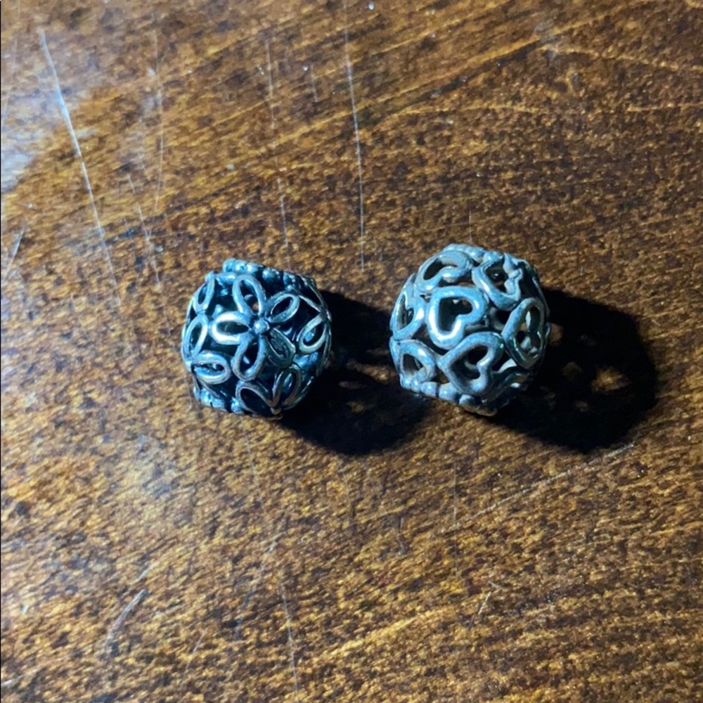 2 PANDORA charms